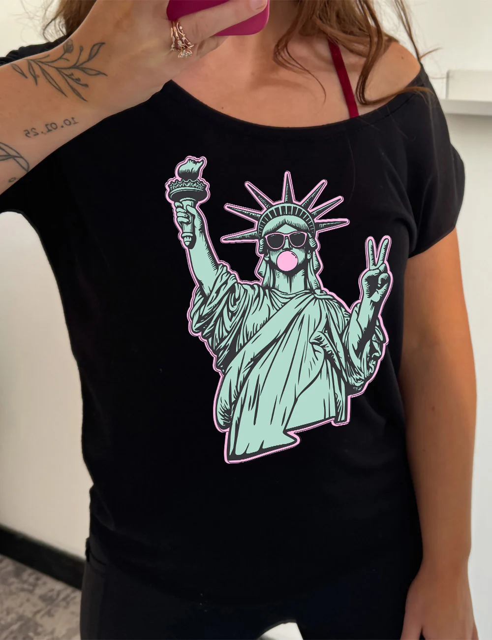 Statue of Liberty Peace | Slouchy Tee