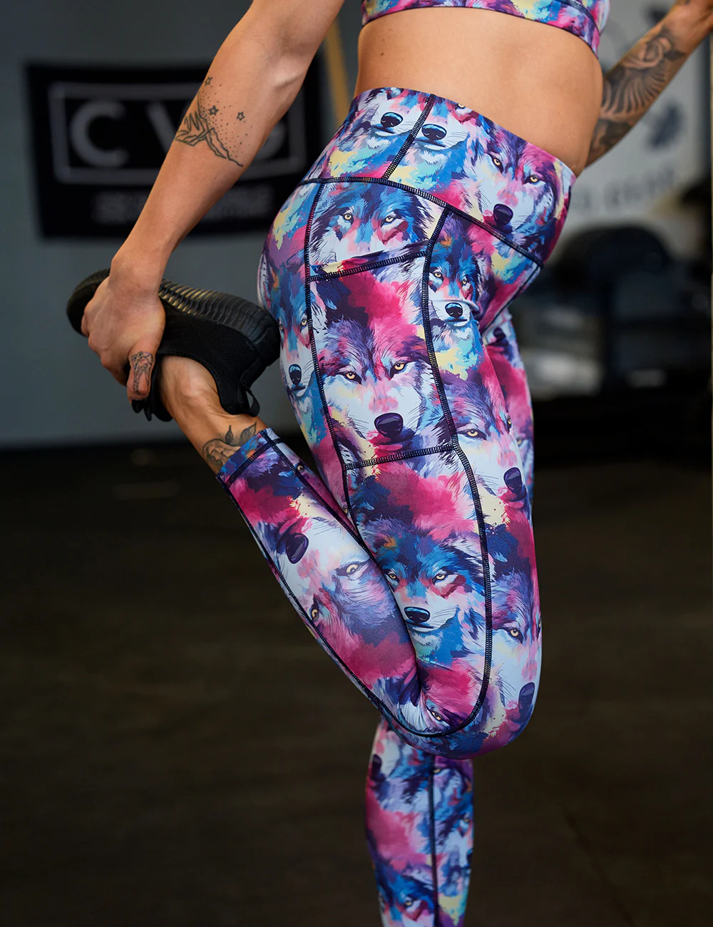 Watercolor Wolves Leggings - Image 2